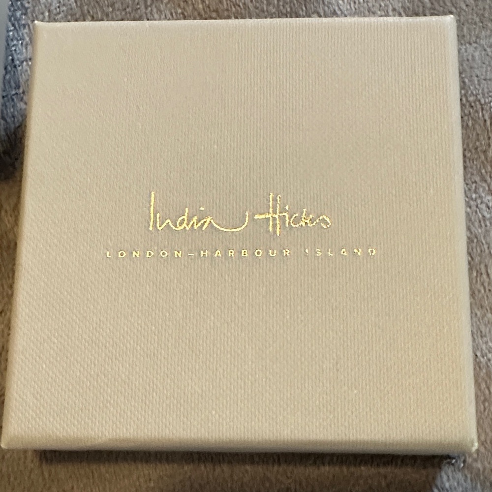 Discontinued India Hicks Legacy Letter Necklace Sterling Silver "E" - Picture 3 of 5